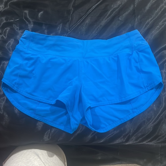 Lululemon speed up low rise 2.5 size 6 shorts - Picture 6 of 6